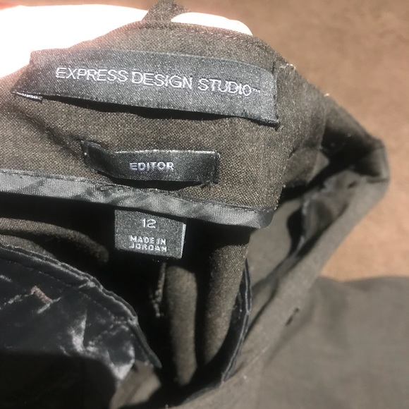 2 pair of pants - Picture 2 of 7